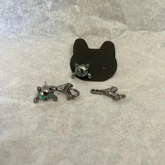 Cute Adjustable Hanging Cat Earrings Gunmetal with Emerald Eyes - Picture 6 of 8